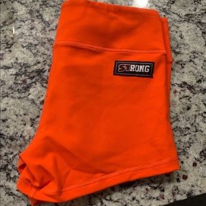 Fleo STrong collab shorts - M